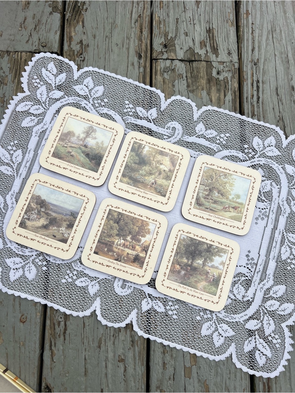 Vintage-Inspired Coaster Set in Cream and Brown - Unbranded